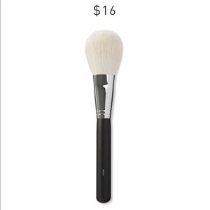 Morphe m527 deluxe pointed powder brush